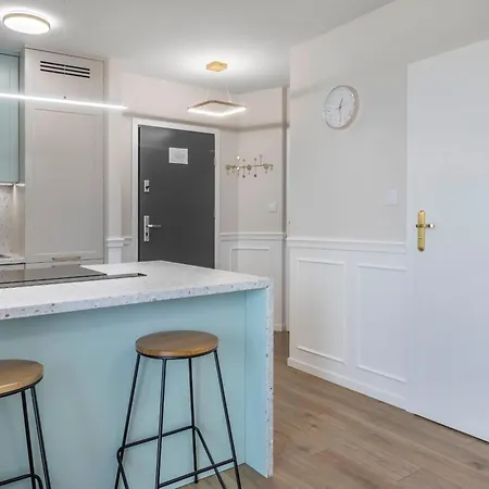 Nowoczesny Z Balkonem I Widokiem Na Siedlce