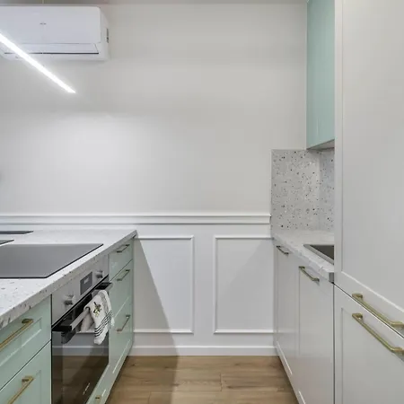 Aparthotel Nowoczesny Z Balkonem I Widokiem Na Siedlce