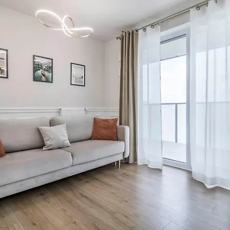 Nowoczesny Z Balkonem I Widokiem Na 4*